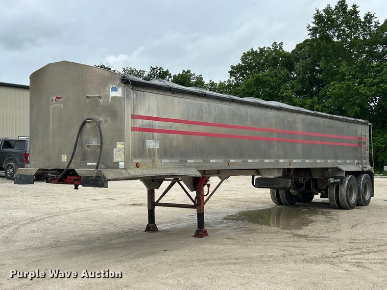 image for item FC2660 2004 Travis T/90 end dump trailer