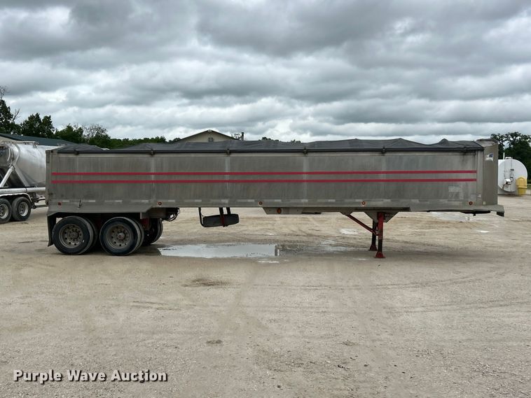 image for item FC2660 2004 Travis T/90 end dump trailer