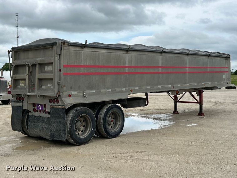 image for item FC2660 2004 Travis T/90 end dump trailer