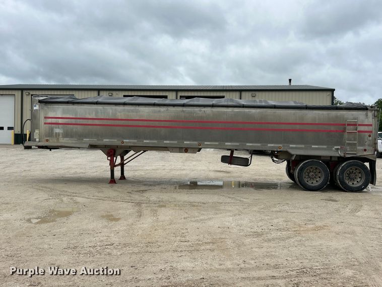 image for item FC2660 2004 Travis T/90 end dump trailer