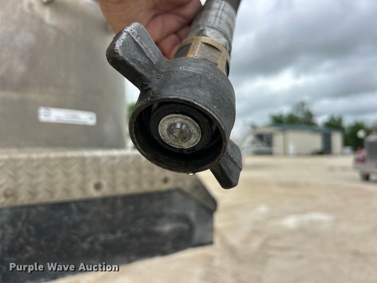 image for item FC2660 2004 Travis T/90 end dump trailer