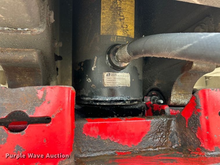 image for item FC2660 2004 Travis T/90 end dump trailer