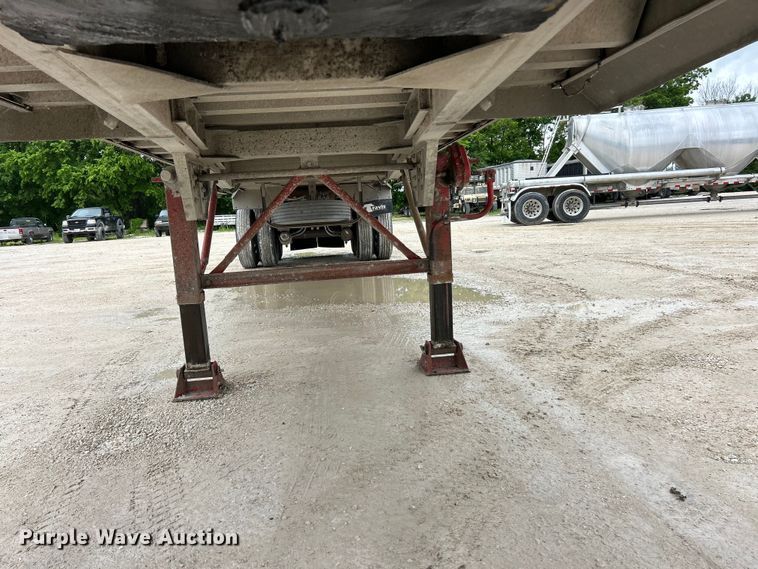 image for item FC2660 2004 Travis T/90 end dump trailer