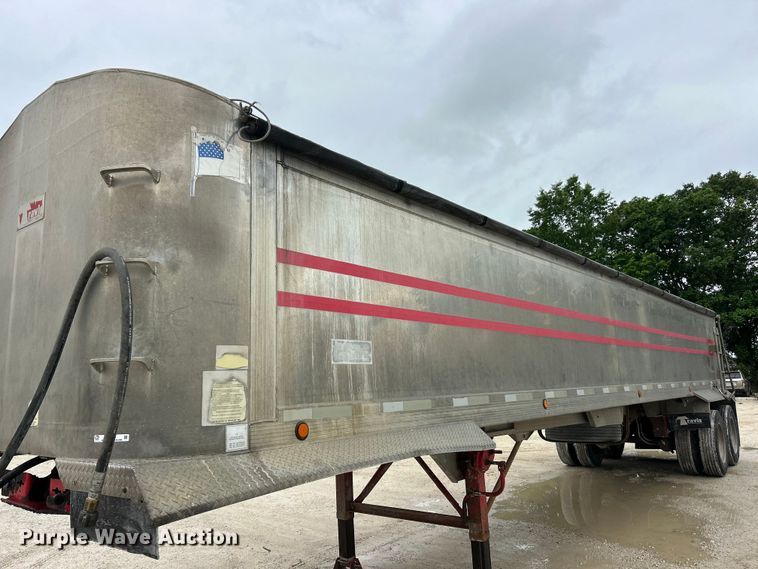 image for item FC2660 2004 Travis T/90 end dump trailer