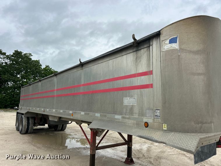 image for item FC2660 2004 Travis T/90 end dump trailer
