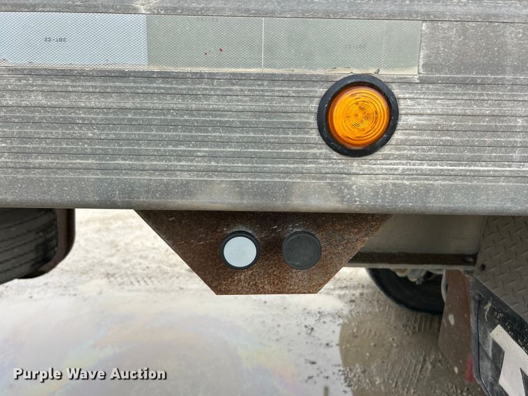 image for item FC2660 2004 Travis T/90 end dump trailer