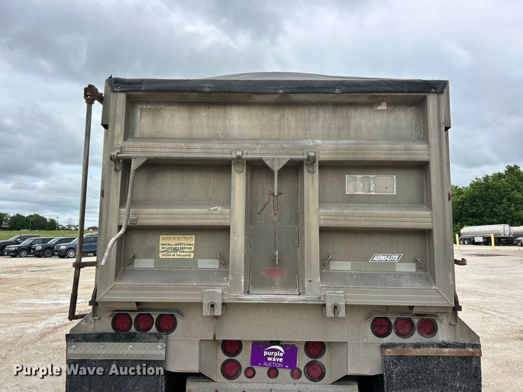 image for item FC2660 2004 Travis T/90 end dump trailer
