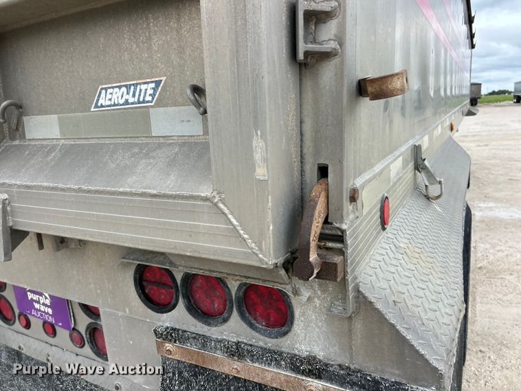 image for item FC2660 2004 Travis T/90 end dump trailer