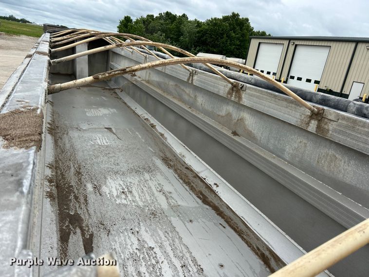 image for item FC2660 2004 Travis T/90 end dump trailer