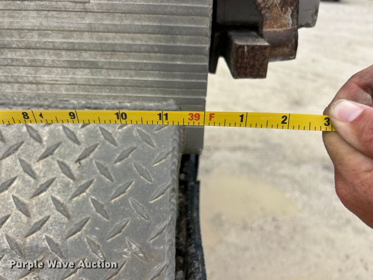 image for item FC2660 2004 Travis T/90 end dump trailer