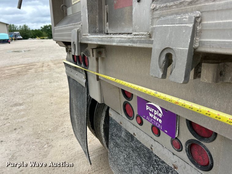 image for item FC2660 2004 Travis T/90 end dump trailer