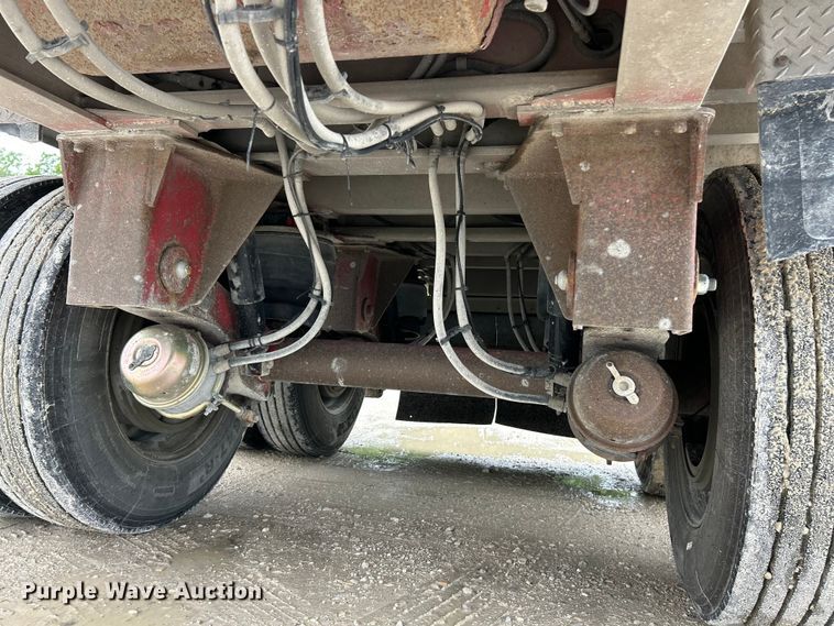 image for item FC2660 2004 Travis T/90 end dump trailer