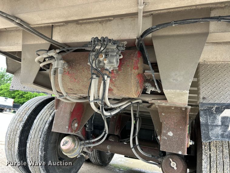 image for item FC2660 2004 Travis T/90 end dump trailer