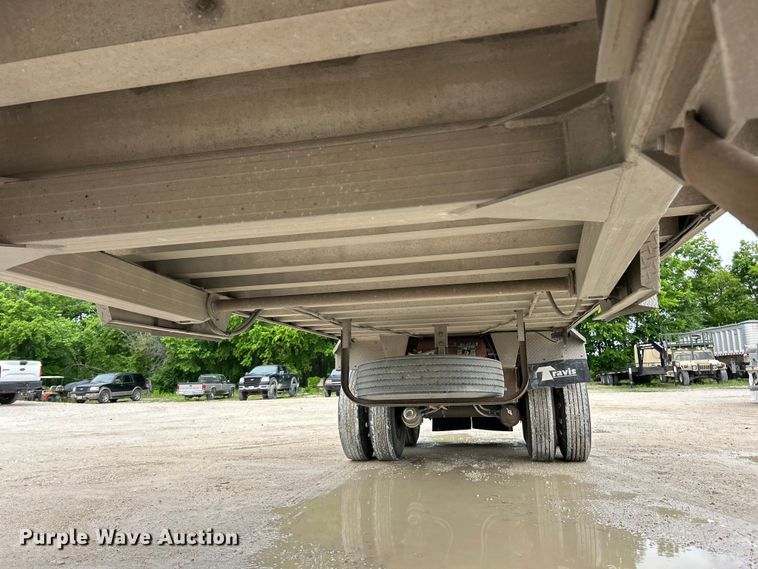 image for item FC2660 2004 Travis T/90 end dump trailer