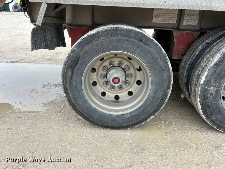 image for item FC2660 2004 Travis T/90 end dump trailer