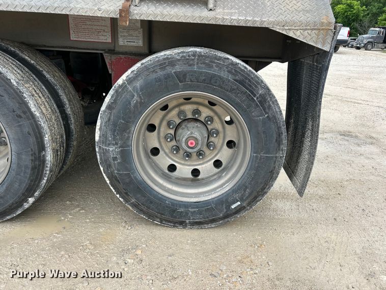 image for item FC2660 2004 Travis T/90 end dump trailer