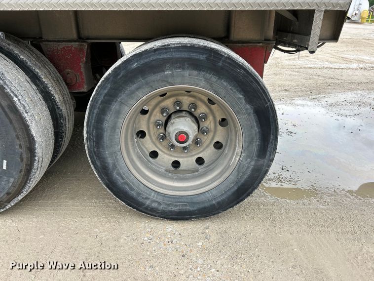 image for item FC2660 2004 Travis T/90 end dump trailer