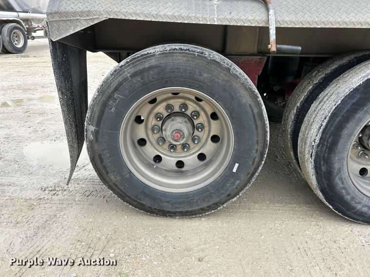 image for item FC2660 2004 Travis T/90 end dump trailer