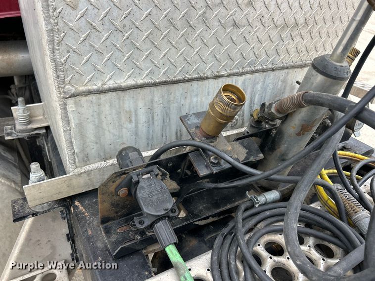 image for item FC2661 2014 Western Star 4900 semi truck