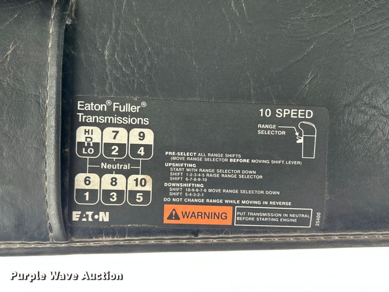 image for item FC2661 2014 Western Star 4900 semi truck