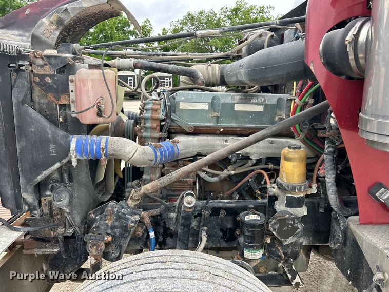 image for item FC2661 2014 Western Star 4900 semi truck