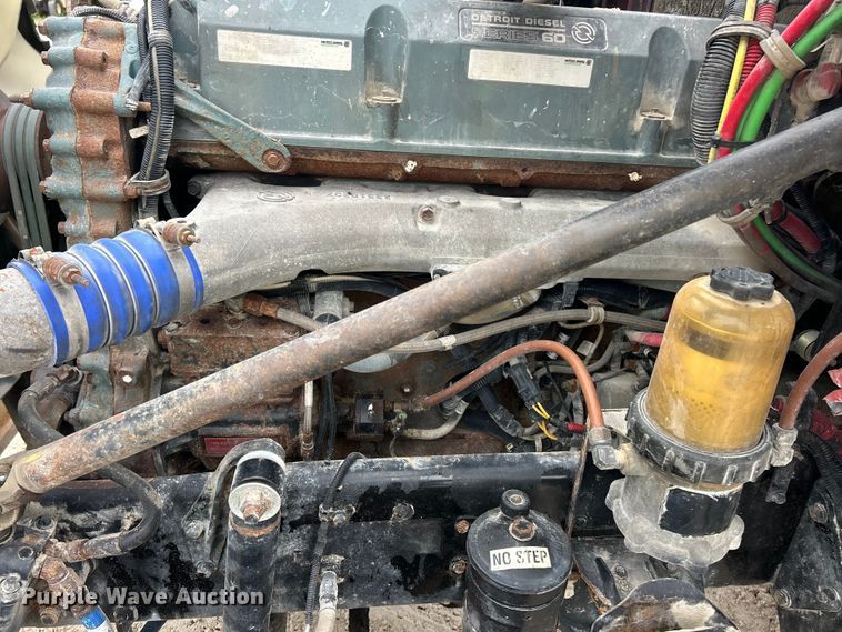 image for item FC2661 2014 Western Star 4900 semi truck