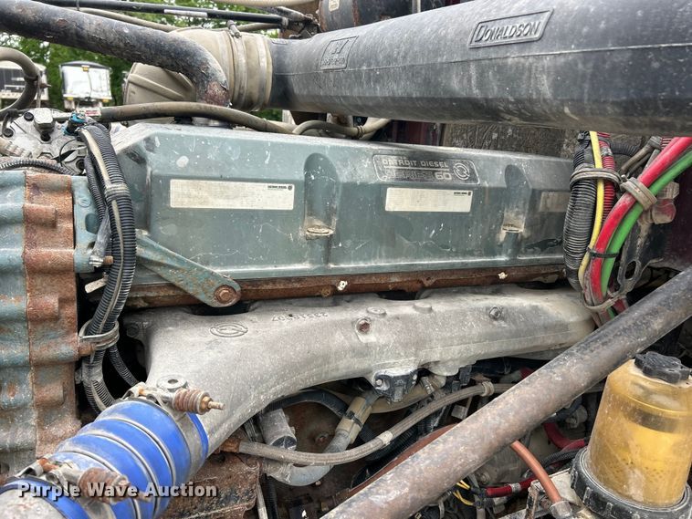image for item FC2661 2014 Western Star 4900 semi truck