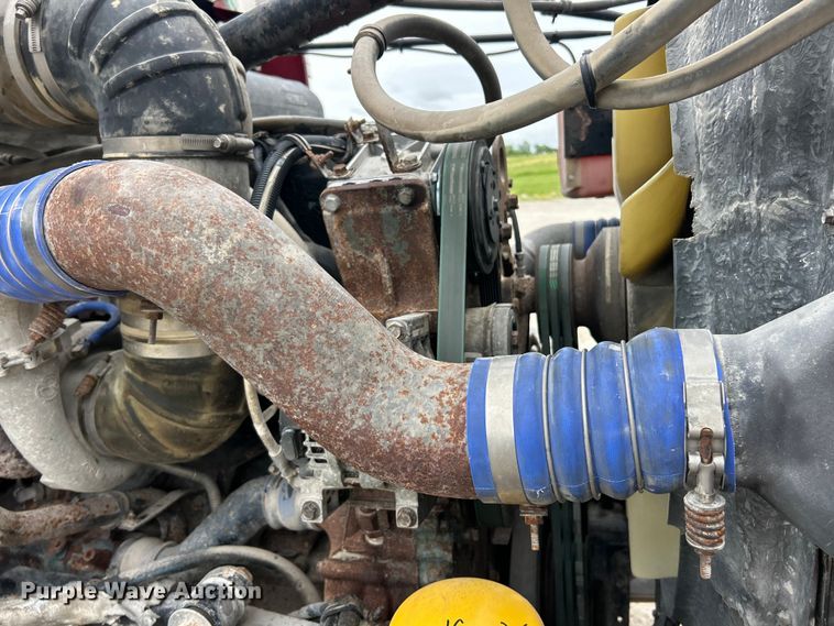 image for item FC2661 2014 Western Star 4900 semi truck