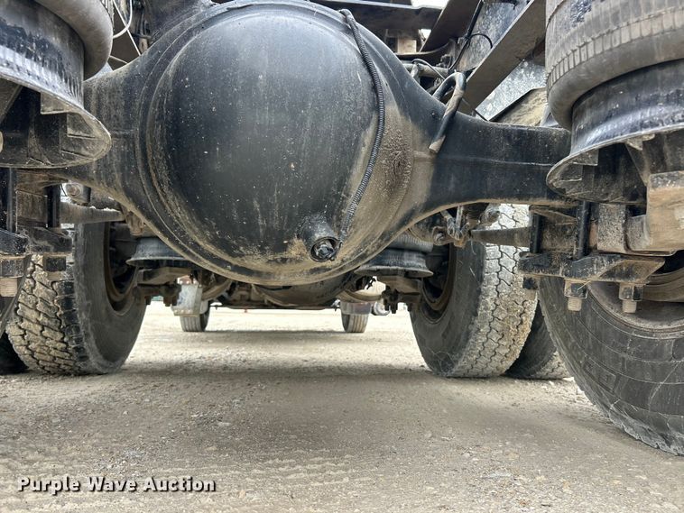 image for item FC2661 2014 Western Star 4900 semi truck