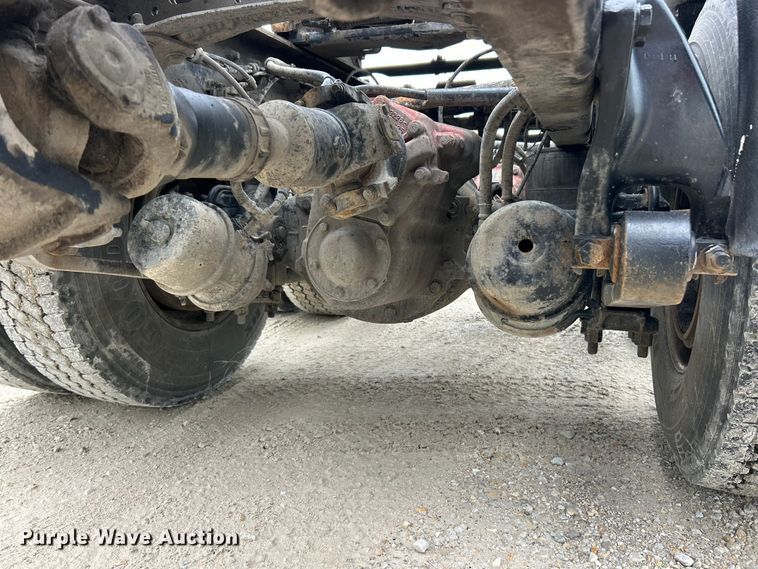 image for item FC2661 2014 Western Star 4900 semi truck