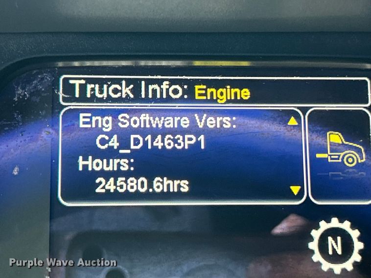 image for item FC2683 2018 Peterbilt 579 semi truck