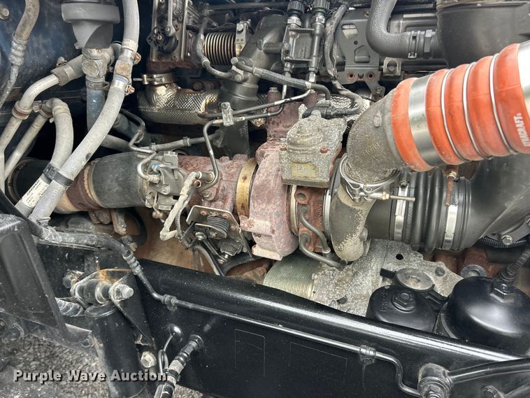 image for item FC2683 2018 Peterbilt 579 semi truck