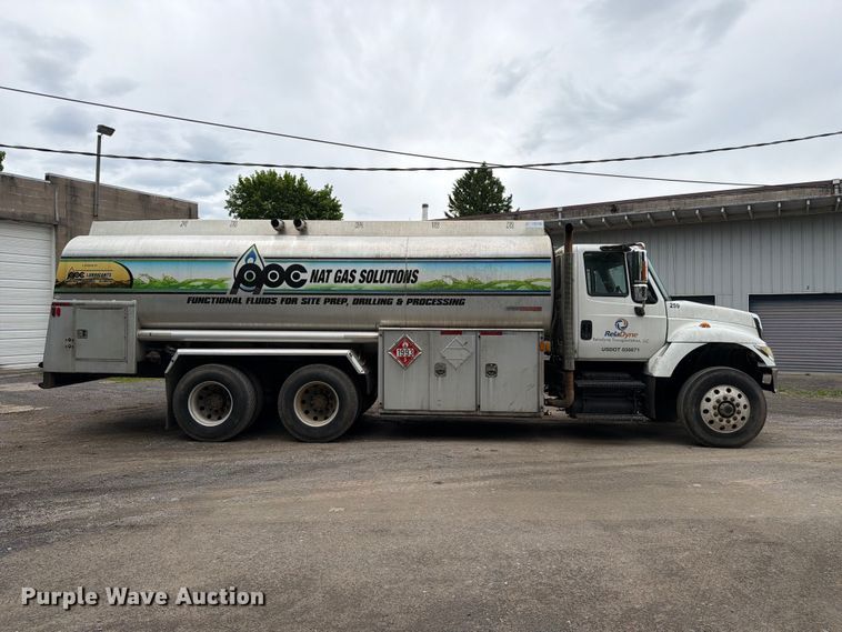 image for item FC3100 2006 International 7500 fuel truck