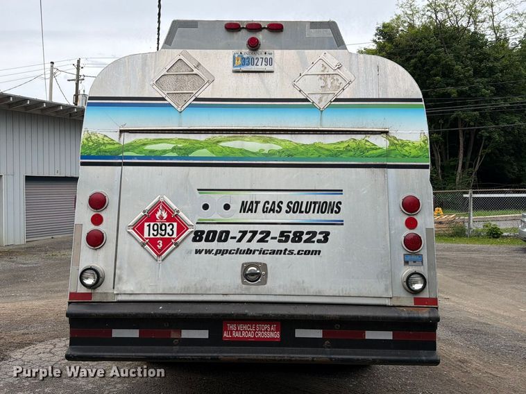 image for item FC3100 2006 International 7500 fuel truck