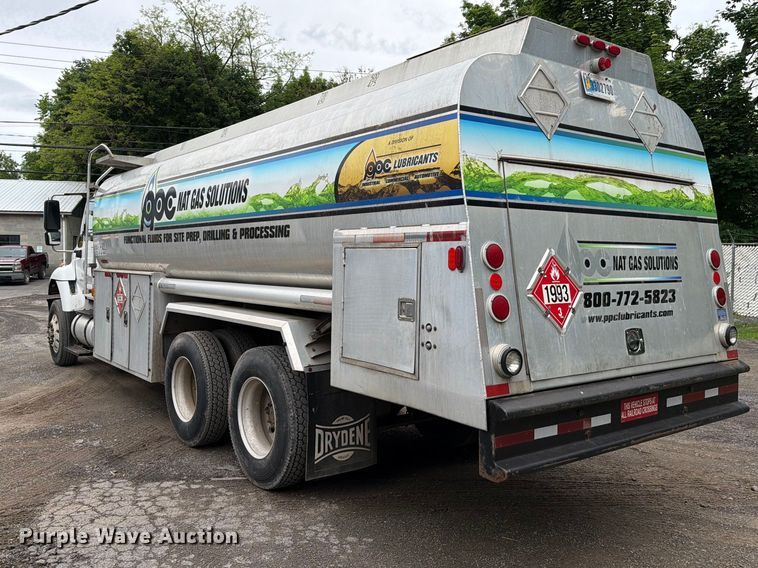 image for item FC3100 2006 International 7500 fuel truck