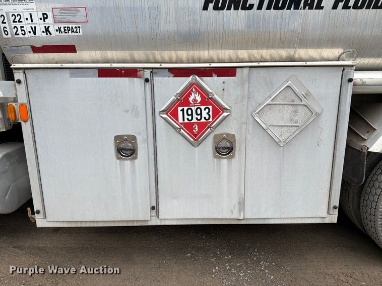 image for item FC3100 2006 International 7500 fuel truck