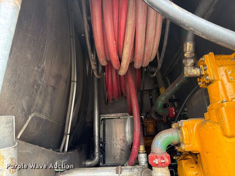 image for item FC3100 2006 International 7500 fuel truck