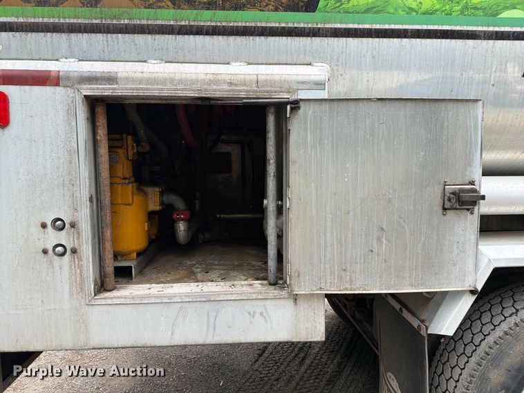 image for item FC3100 2006 International 7500 fuel truck
