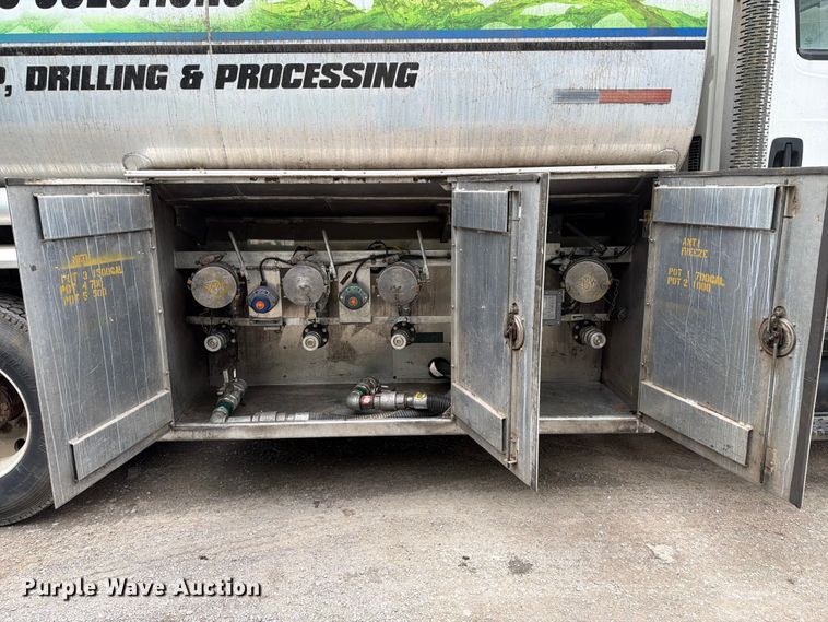 image for item FC3100 2006 International 7500 fuel truck