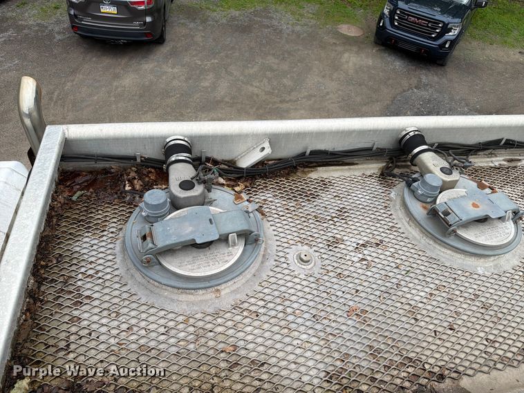 image for item FC3100 2006 International 7500 fuel truck