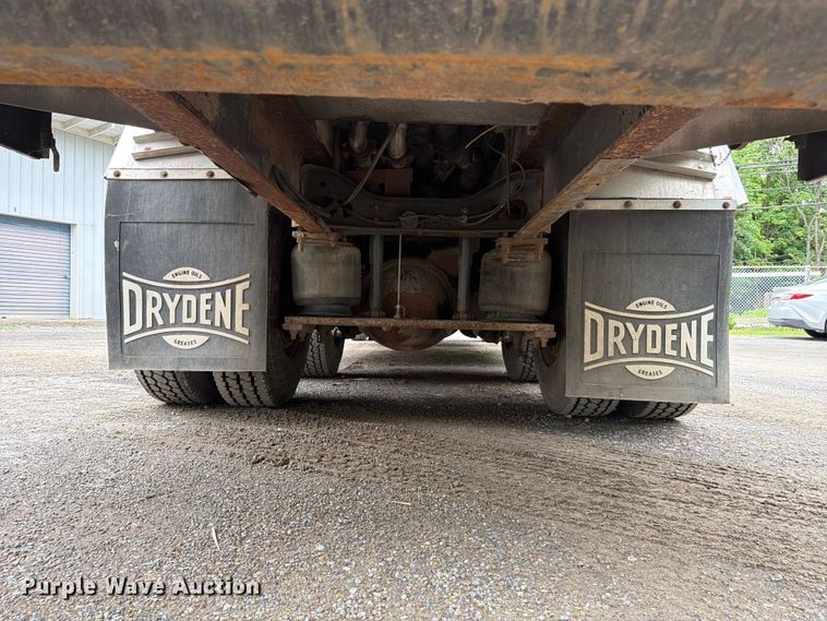image for item FC3100 2006 International 7500 fuel truck