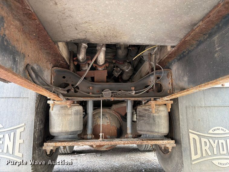 image for item FC3100 2006 International 7500 fuel truck