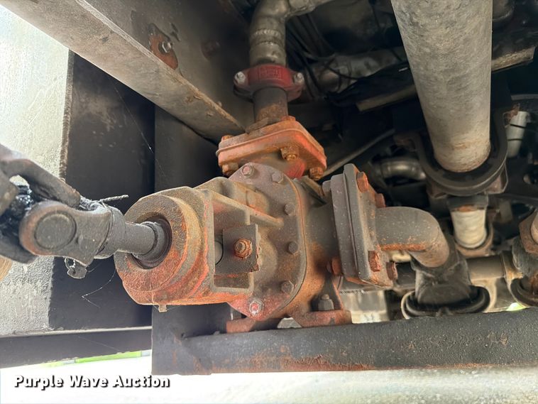 image for item FC3100 2006 International 7500 fuel truck