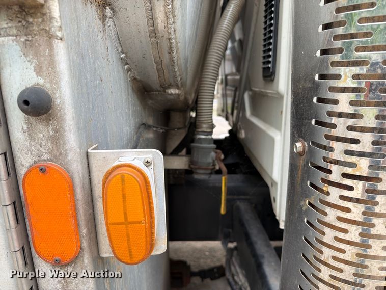 image for item FC3100 2006 International 7500 fuel truck