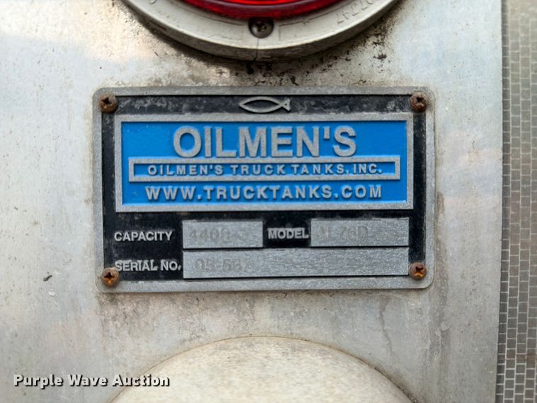 image for item FC3100 2006 International 7500 fuel truck