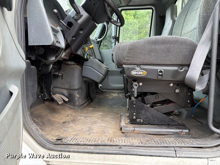 image for item FC3100 2006 International 7500 fuel truck