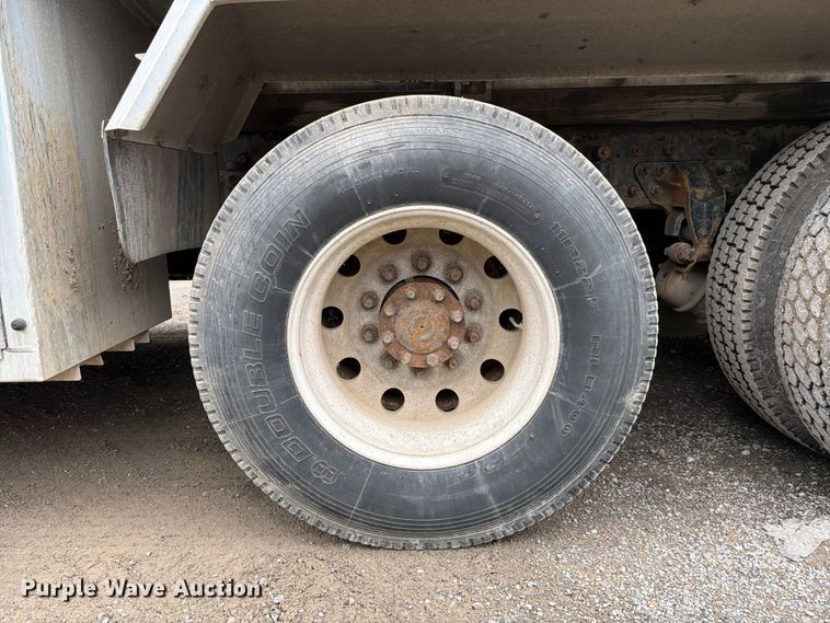 image for item FC3100 2006 International 7500 fuel truck