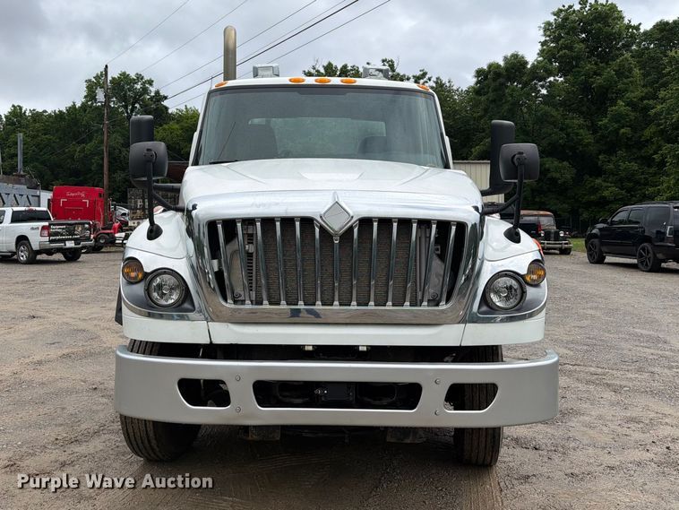 image for item FC3102 2020 International HV613 semi truck