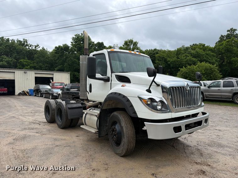 image for item FC3102 2020 International HV613 semi truck