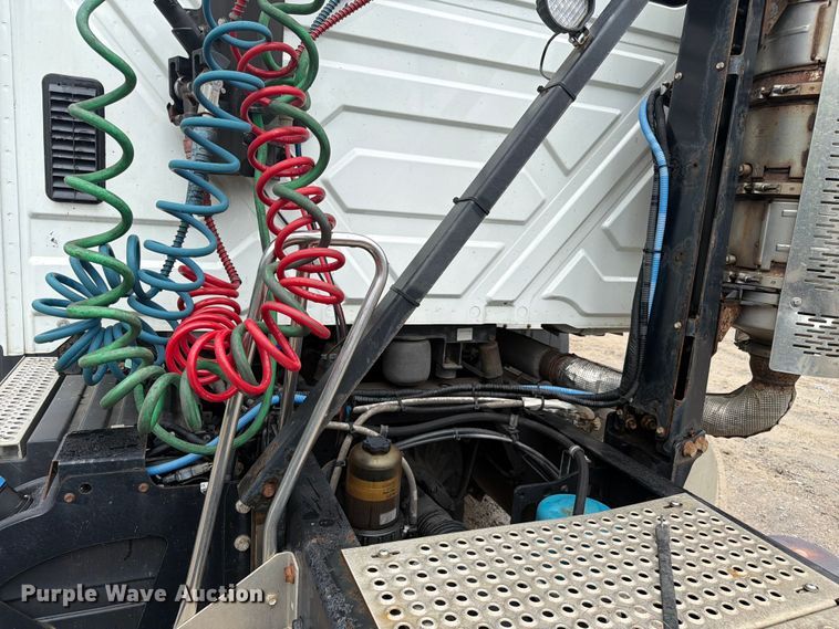 image for item FC3102 2020 International HV613 semi truck